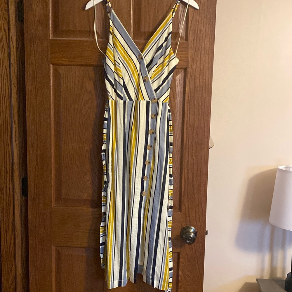 Fashion on Earth midi dress. Size Medium